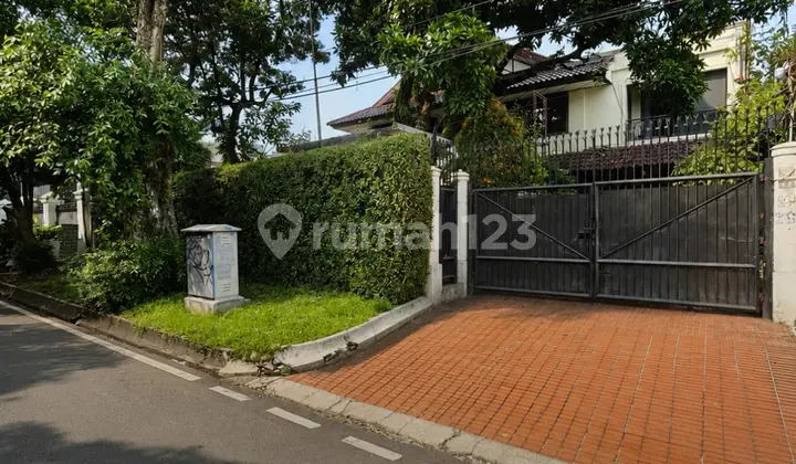 Pondok Indah Measures Land Fit for Living in an Elite Complex