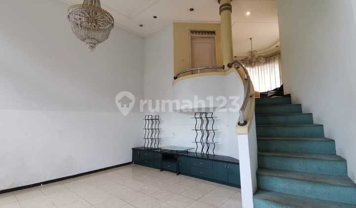 For Rent House Suitable for Office Wide in Surya Sumantri Pasteur Sutami Setra North Bandung City