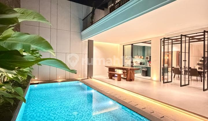 Dijual Rumah Furnish Elekronik Baru Lux Mewah Kawasan Elite Singgasana Mekarwangi Toha Bandung Kota dengan Kolam Renang Pribadi