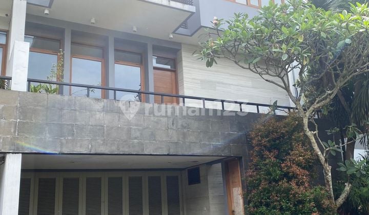 Disewakan Rumah Luas Siap Huni di Setra Duta Setraduta Bandung Utara Sayap Pasteur