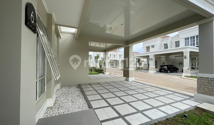 Quick Sale Luxurious House in an Elite Area Podomoro Park Bandung Buahbatu Buah Batu