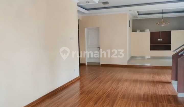 For rent, can be furnished, house in Gegerkalong, Geger Kalong, Setiabudi, Ciwaruga, Bandung, Pasteur.