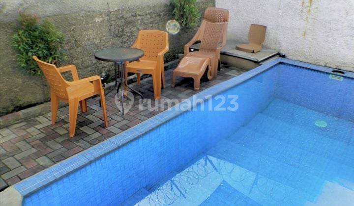 Dijual Cantik dengan Kolam Renang Pribadi di Cisaranten Arcamanik Bandung
