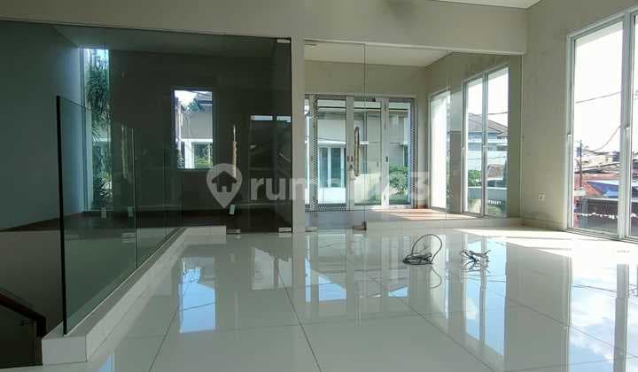 Disewakan Rumah Cocok untuk Kantor di Sayap Lengkong Kecil Pusat Kota Bandung