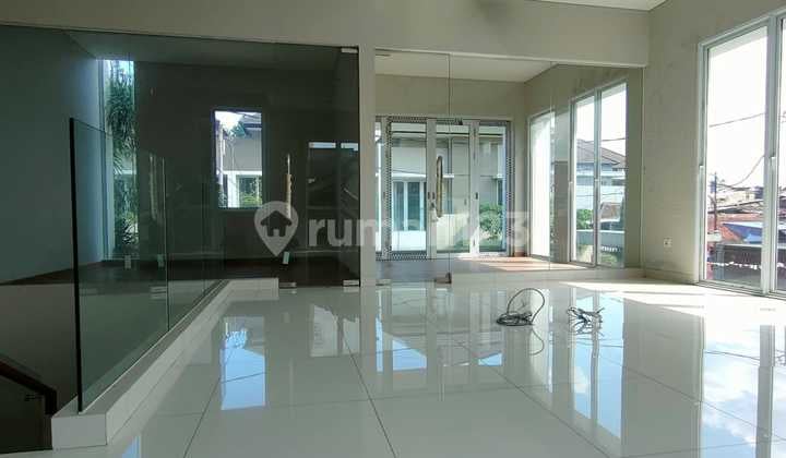 Disewakan Rumah Cocok untuk Kantor di Sayap Lengkong Kecil Pusat Kota Bandung