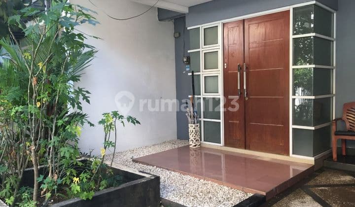 Rumah Cluster Di Jagakarsa , Lt 122 / Lb 204 , Dapat Tv, Ac, Kulkas, Sofa, Mesin Cuci( Nego )