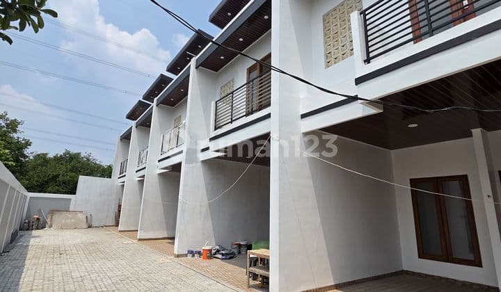 Rumah Baru 2 LT, 4 KT, Dalam Cluster, Krukut.,Depok