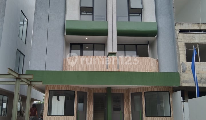 Ruko Baru 3 Lt,+ Mezanin, 1 Menit Dari Akses Tol Simatupang,Kebagusan Raya, Jaksel