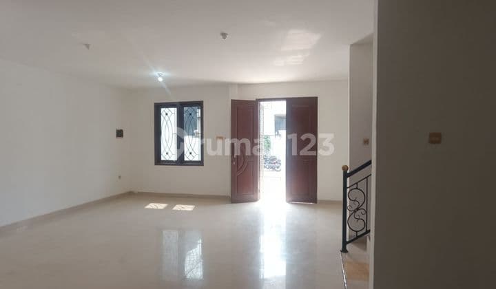 Di Jual Rumah Taman Palem Lestari Siap Huni,jakarta Barat