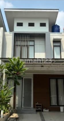 RUMAH SEMI FURNISHED! LOKASI STRATESGIS 032
