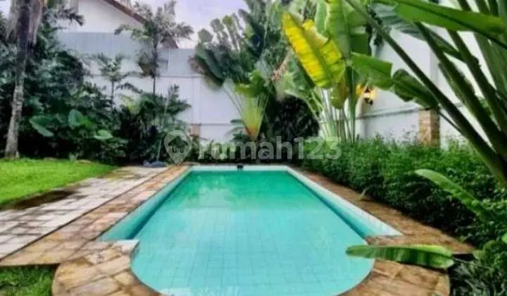 dijual rumah kemang selatan dengan kolam renang