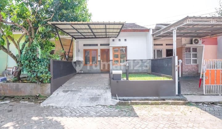 Well-Maintained 1-Story House, 15 Minutes to RSIA Citra Insani, SHM, Ready to Occupy J24640