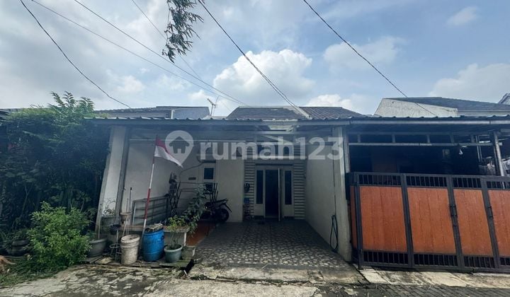 Strategic House, 15 Minutes to Depok Lama Station, Flood-Free J43284