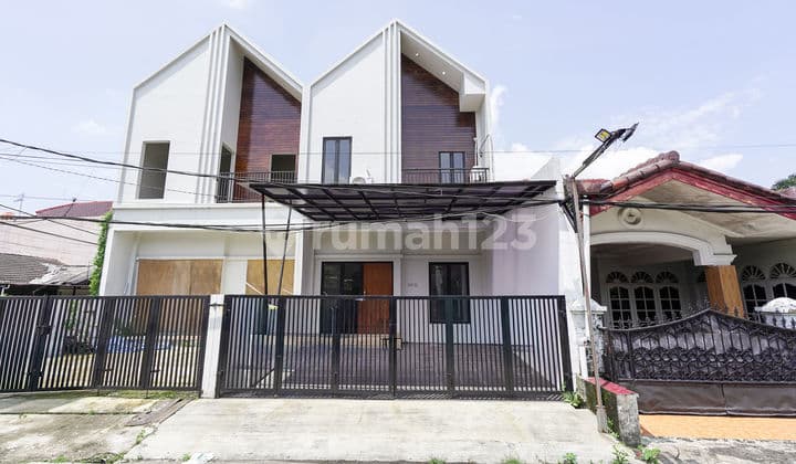 Rumah Strategis Dekat Mall Citragrand Cibubur SHM Dibantu KPR J-40233