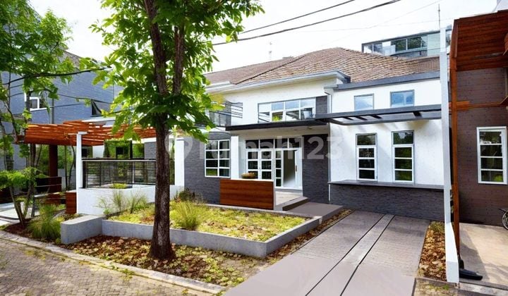 Rumah Luas SHM 10 Menit ke Mall Ciputra Cibubur Hadap Selatan J16914