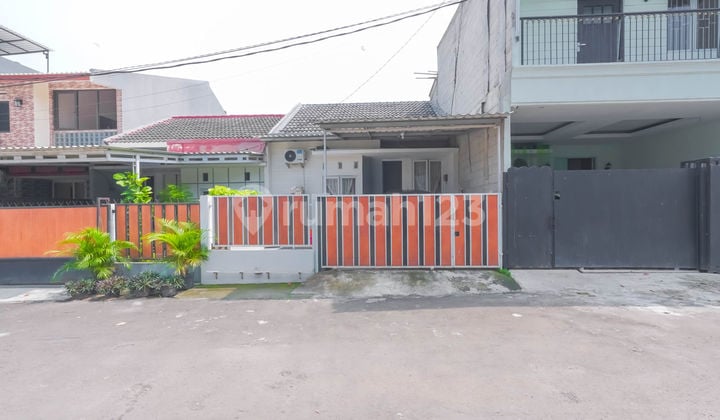 Rumah Minimalis 8 Menit ke RSU Hermina Serpong Hadap Selatan J35865