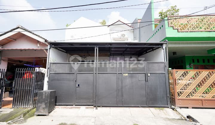 Rumah LB 100 Strategis Dekat Stasiun Bekasi Timur Bebas Banjir J36685