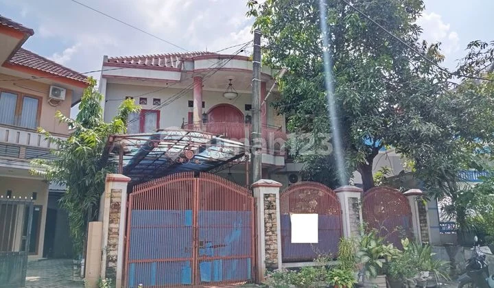 Rumah Hadap Selatan 6 Kamar Tidur 11 Menit ke Green Walk Mall J-34351