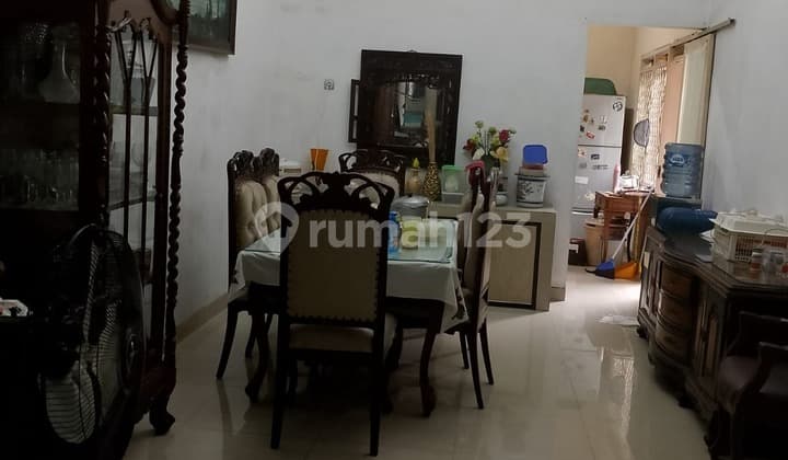 Jual Cepat! Rumah Luas dengan dan Fasilitas Lengkap, BISA NEGO! 006