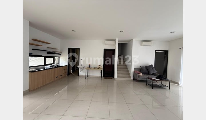 Wisteria Metland Menteng Cluster for Rent - Luxurious Residence with Attic Room & Full AC! (007)