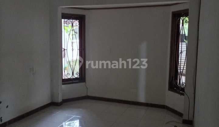 Comfortable 2-Story Residence, Land Area 150M² - Strategic Location at Pulogebang Permai (015 030)