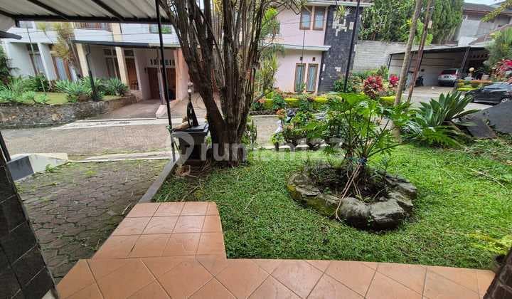 Rumah di Sewakan Bagus Cigadung Dago