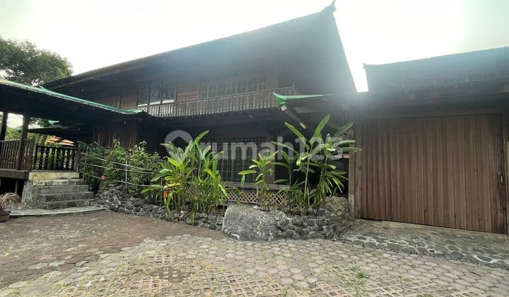 Rumah Unik Artistik Kayu Merbau 2 Lantai Di Jl. Jambore Cibubur