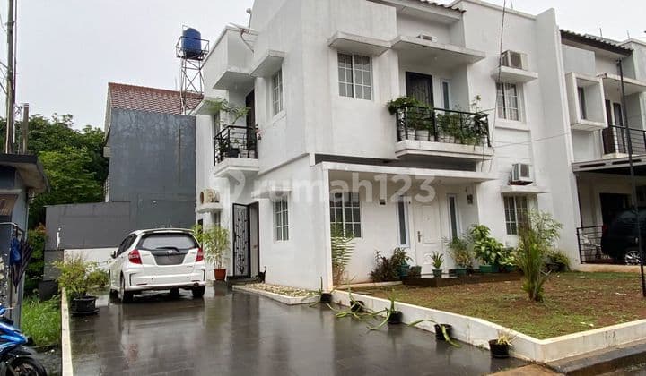 Rumah Cantik dan Nyaman, Posisi Hoek di Raffles Hills Cibubur