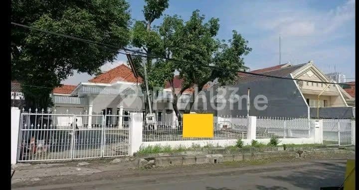 Rumah Classic Di Jalan Raya Nias, Gubeng Cocok Untuk Usaha
