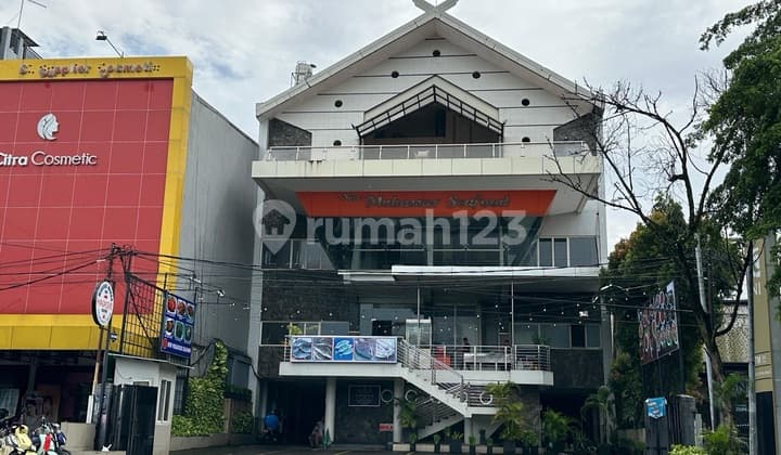 Ruko for Rent on Arief Rate Street, Makassar (Al)