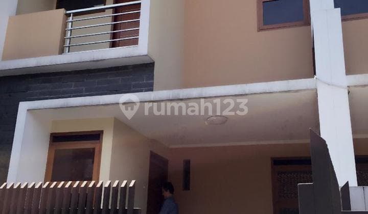 Dijual Rumah Tinggal di Sayap Buah Batu Bandung