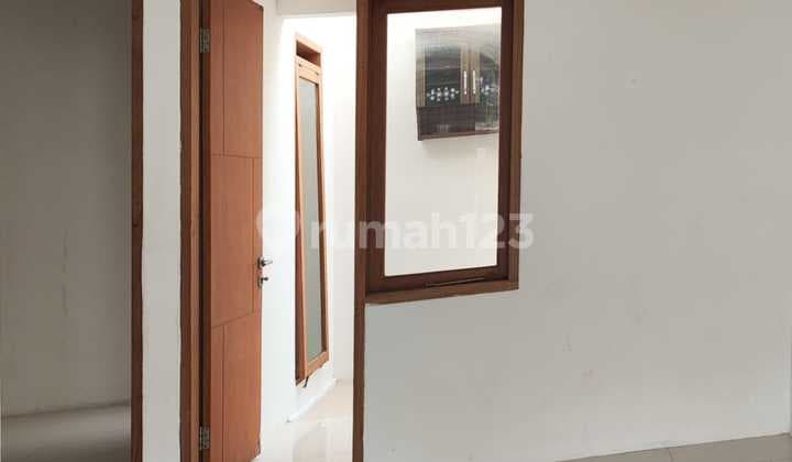 Dijual Murah Rumah di Komplek Bumi Adipura Bandung