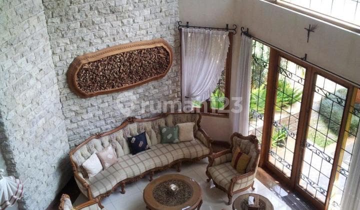 Dijual Rumah Mewah Luas di Area Setiabudi Bandung