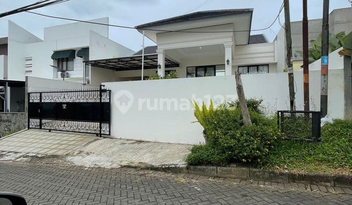Dijual Rumah Cantik Full Furnished Setiabudi Regency Bandung