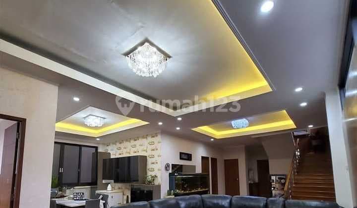Luxury House for Sale, Ready to Occupy in Sayap Setrasari, Bandung