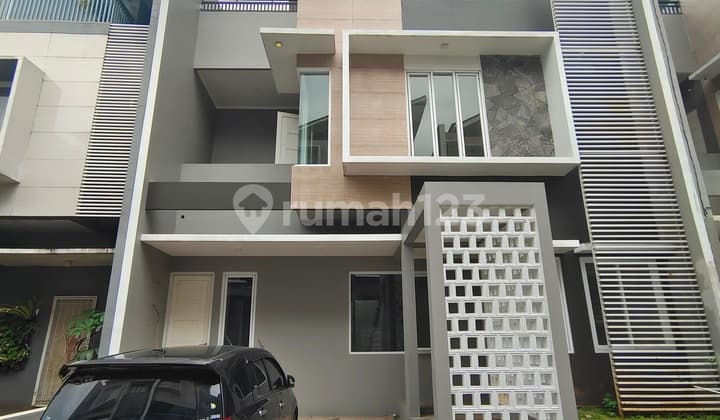 Rumah 2 Lantai Dengan Attic Dan Rooftop Pondok Labu Cilandak