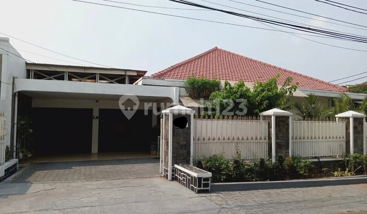 Quick Sale Corner House 500sqm in Au Jatiwaringin Complex