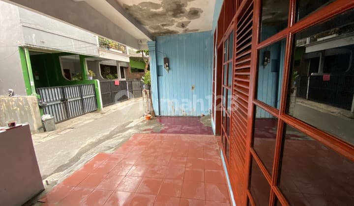 Ready-to-occupy house near Halim P Jakarta Airport