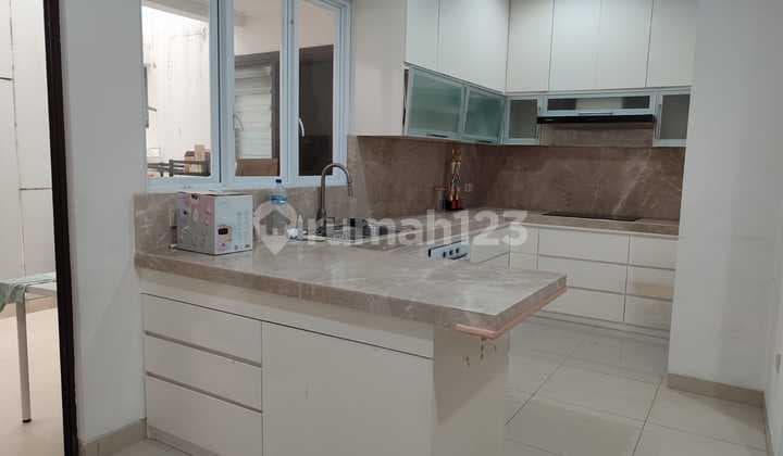 Di Jual Cepat Rumah Green Lake City 6X16 Semi Furnish Siap Huni