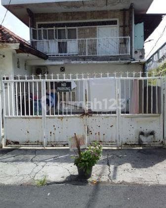 For Sale House in Petojo 2 Floors 6 Bedrooms Furnished Strategic Location