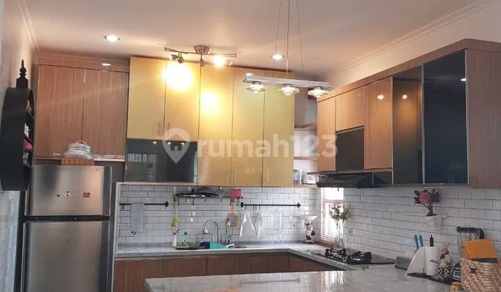 Dijual Rumah 2 Lantai Di Sumarecon Tangerang SHM Furnish