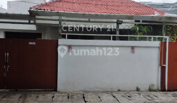 Rumah 1,5 Lantai di Pejompongan, Bendungan Hilir