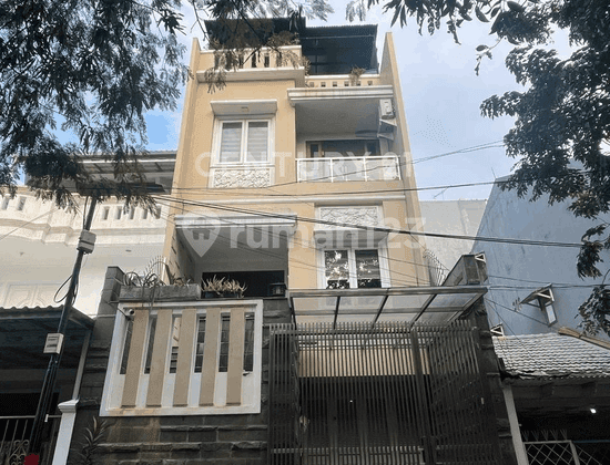 Rumah 3 Lantai Modern Dekat Sunter Mall Lokasi Strategis Jakarta