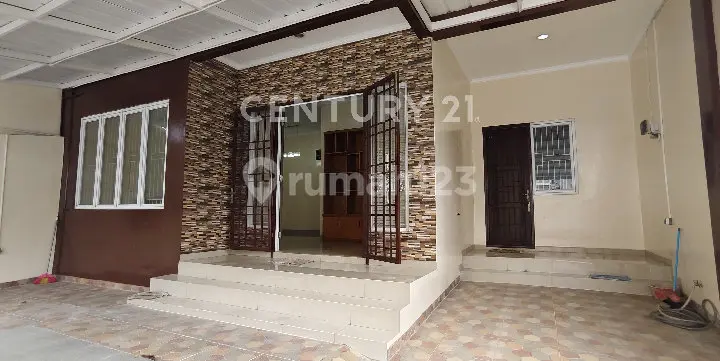 Newly Renovated 2-Story House with 4 Bedrooms in Gading Griya Lestari