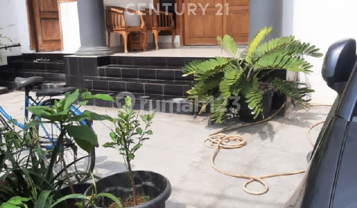 Di Pinggir Jalan Bebas Banjr Dengan Design Menarik