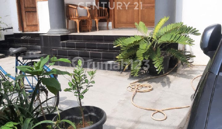 Di Pinggir Jalan Bebas Banjr Dengan Design Menarik