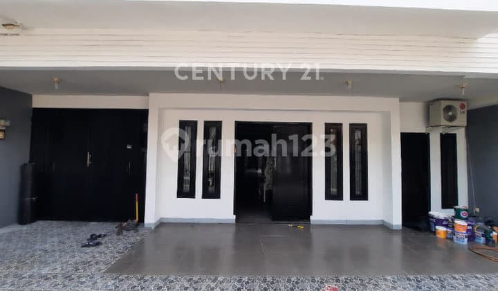 Dsewakan Rumah 2 Lantai di Sunter Jakarta Utara