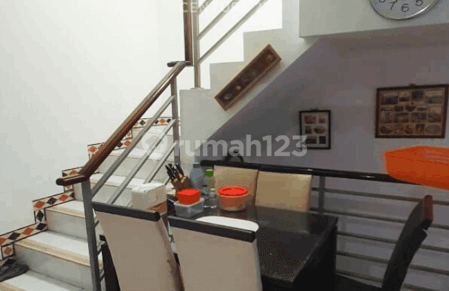 Rumah Modern 3 Lantai di Gading Residence, Kelapa Gading Jakarta