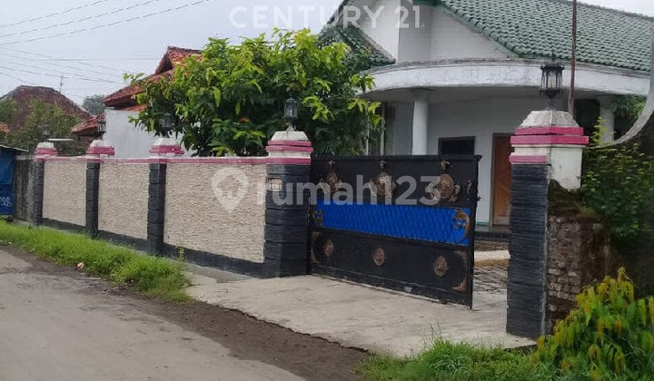Rumah Cocok untuk Tinggal dan Usaha di Brebes Jawa Tengah