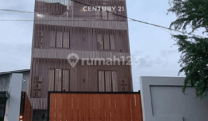 Four-Story Office Building in Tanjung Priok